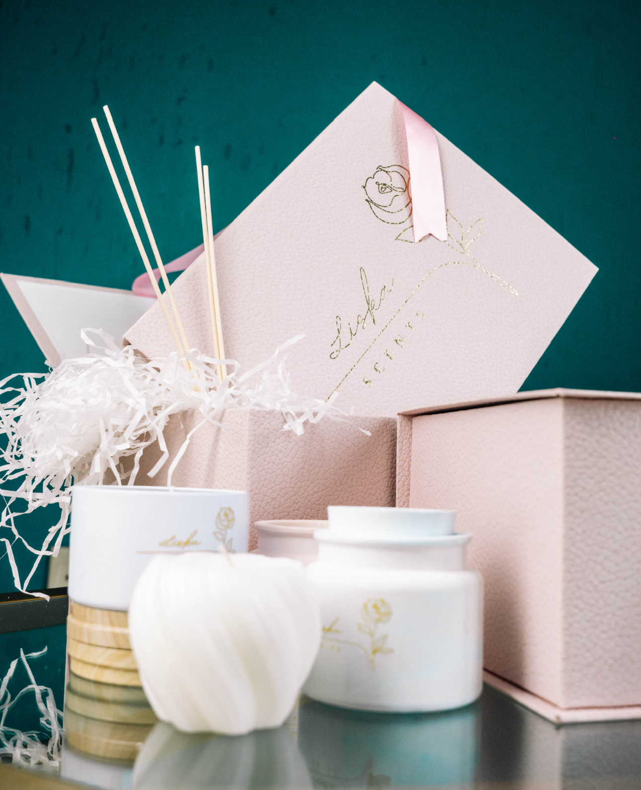 Contour Candle